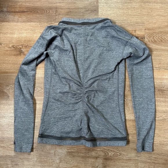 Ivivva For Lululemon Grey Knotted Front Long Sleeve Cardigan Size 12 - Picture 2 of 6